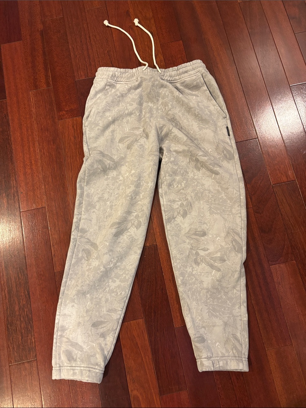 American Eagle Outfitters Light Gray Floral-Pattern Joggers
